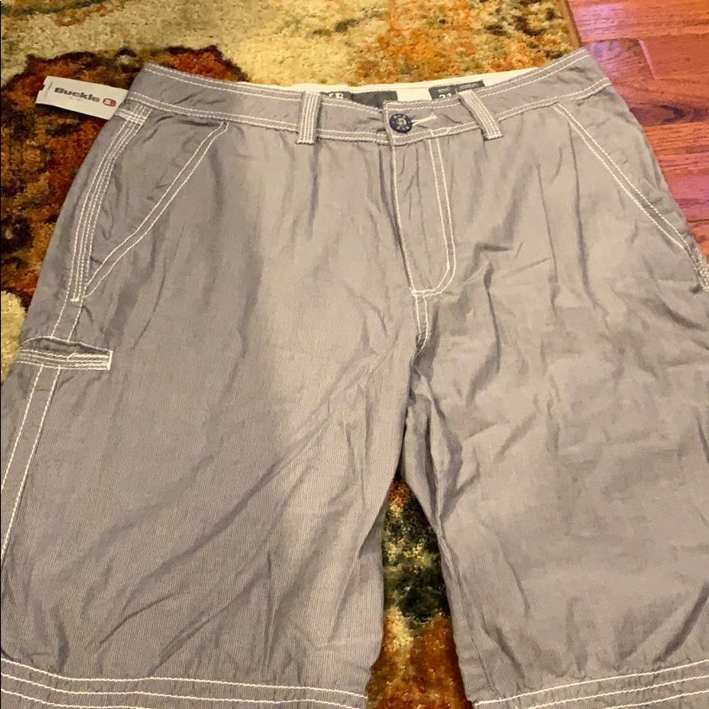Men’s striped cargo shorts